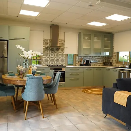 Oasis By The Sea - Cyprus Дом отдыха Ларнака